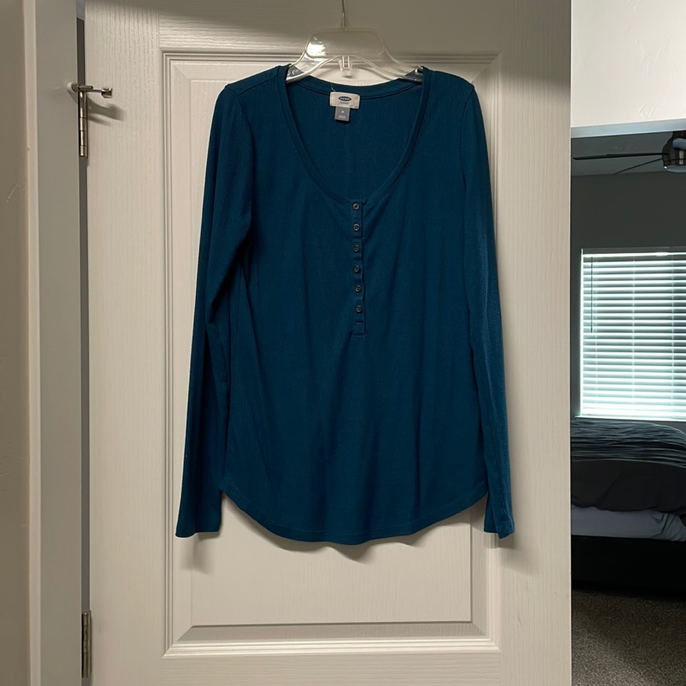 Old Navy long sleeve shirt
